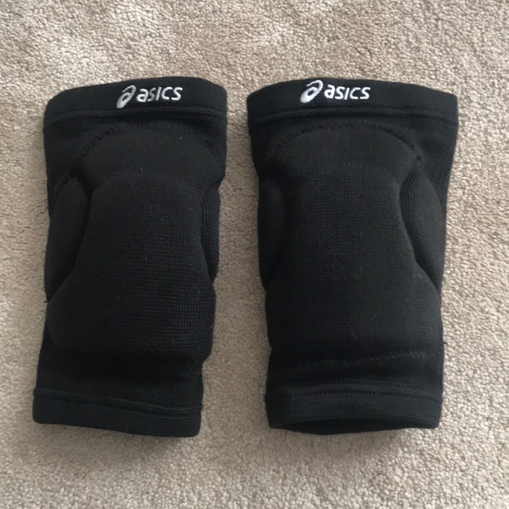 NWOT, ASICS volleyball knee pads